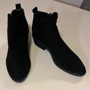 JC black ankle bootie size 7.5